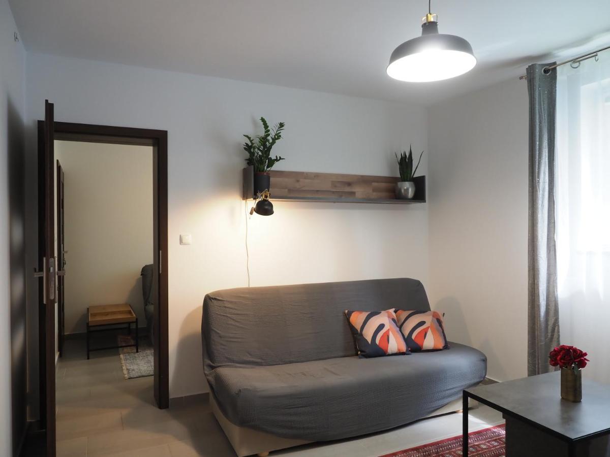 Adobe Apartment - Przytulny I Free Parking فروتسواف المظهر الخارجي الصورة