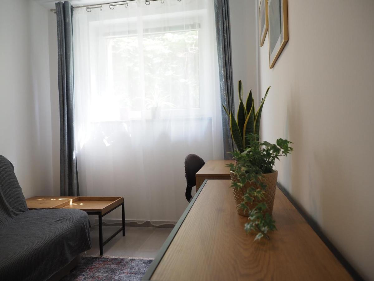 Adobe Apartment - Przytulny I Free Parking فروتسواف المظهر الخارجي الصورة