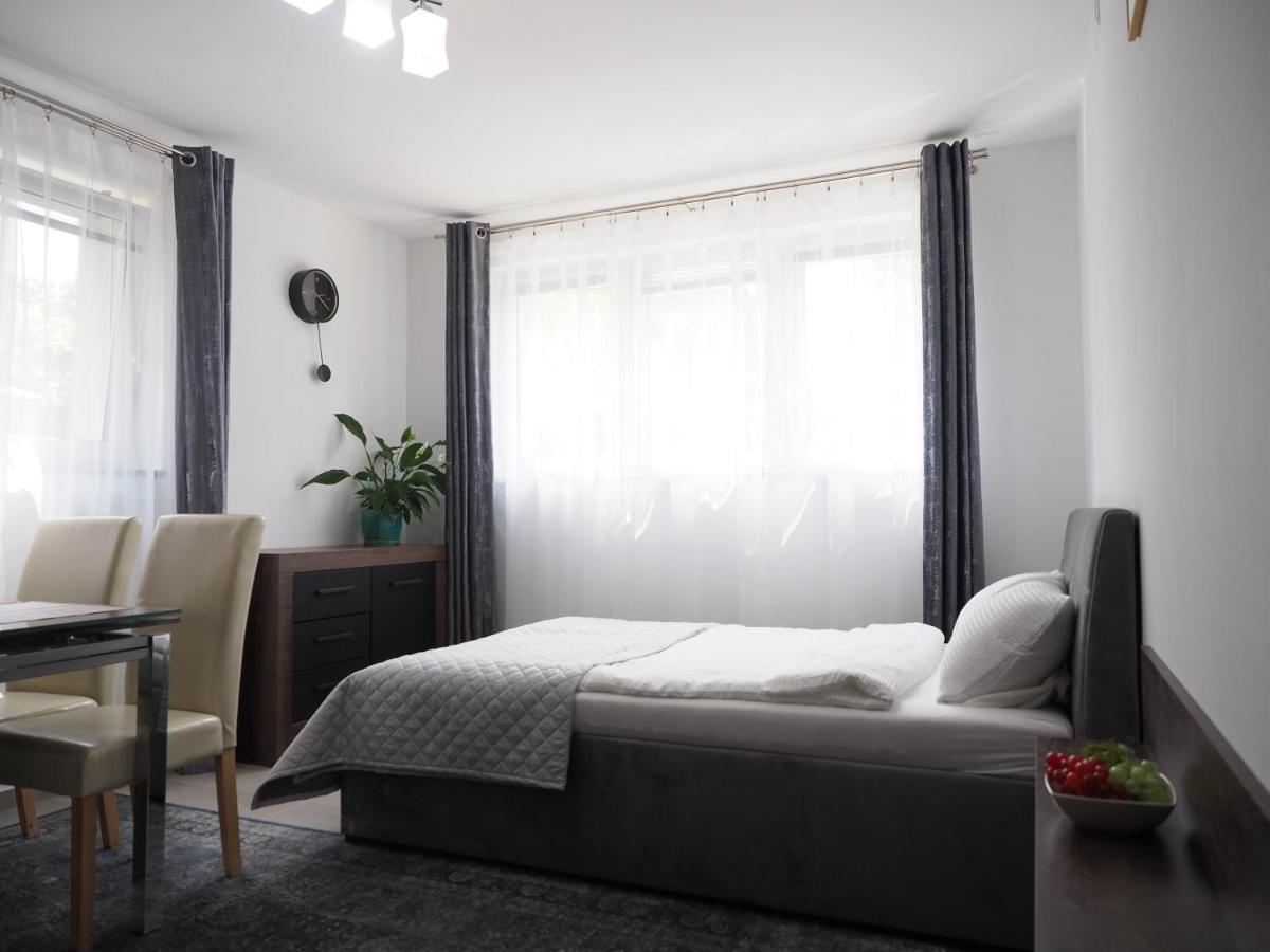 Adobe Apartment - Przytulny I Free Parking فروتسواف المظهر الخارجي الصورة